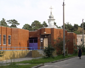 Храм великомученика и целителя Пантелеимона в Киеве
